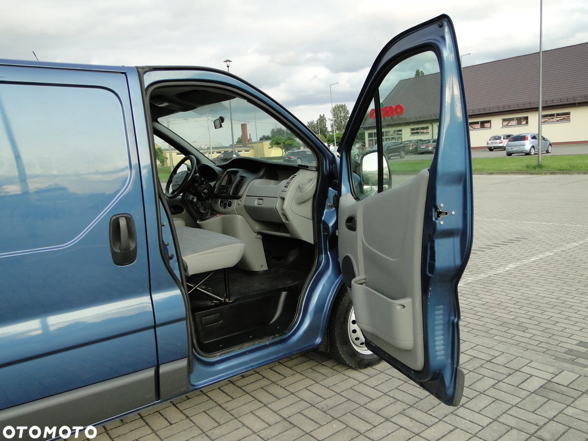 Renault Trafic - 12