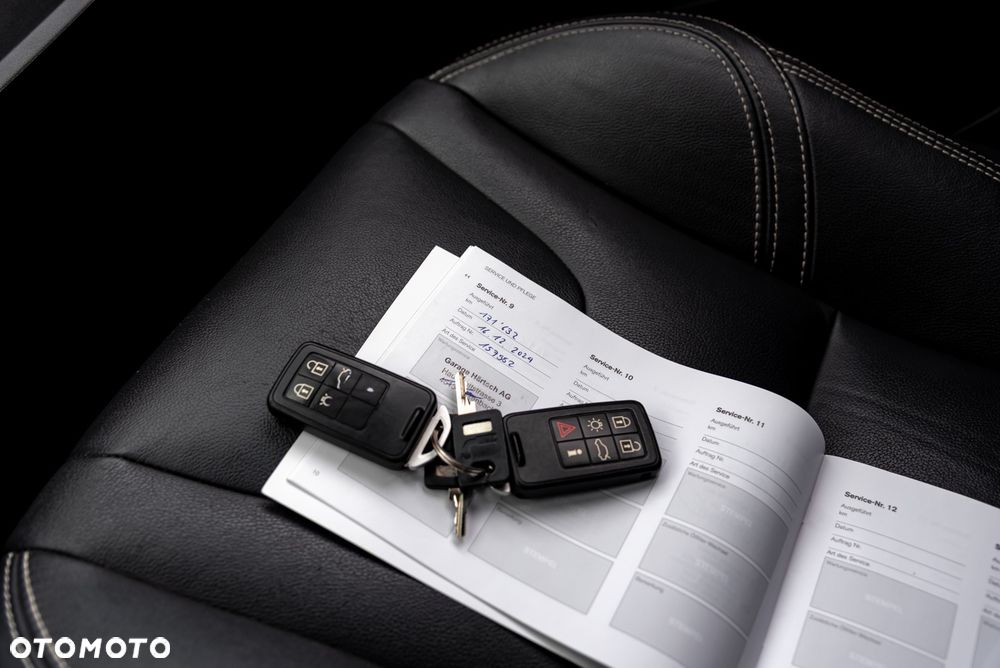 Volvo V60 D6 AWD Plug-in Hybrid Summum - 37