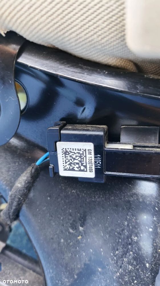 FOTEL PRAWY PRZÓD PÓŁSKÓRA PÓŁ SKÓRA BEŻOWY KREMOWY NAPINACZ DOPINACZ ZAPINKA PASA OSŁONA OPEL INSIGNIA A EUROPA - 10