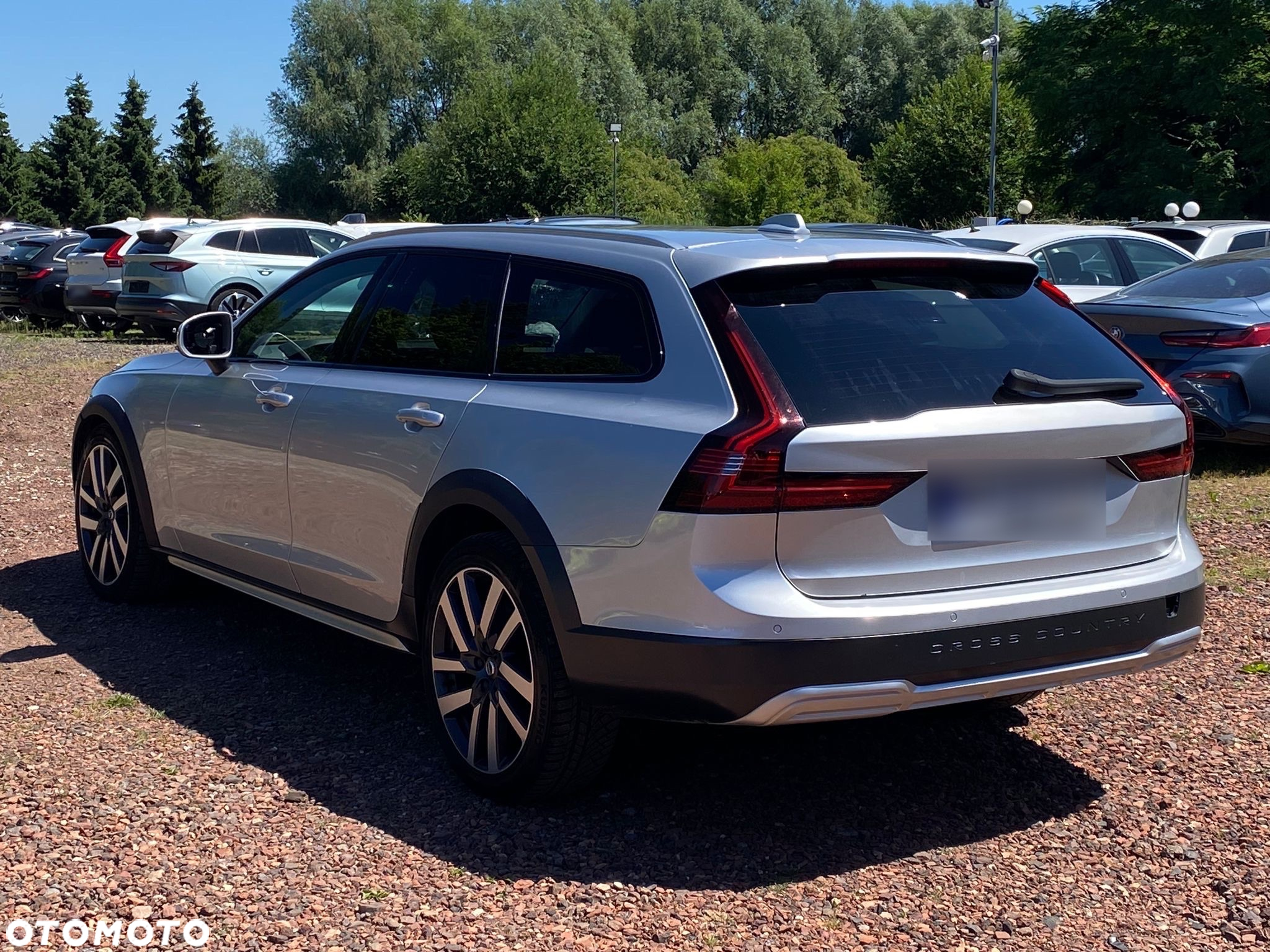 Volvo V90 Cross Country D5 AWD Pro - 4
