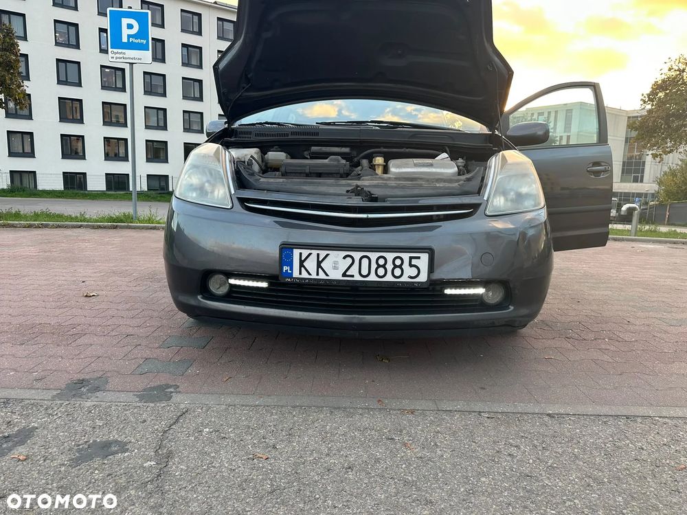 Toyota Prius - 25