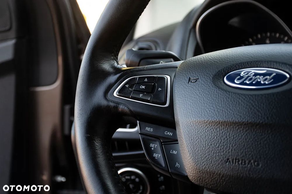 Ford Focus - 25