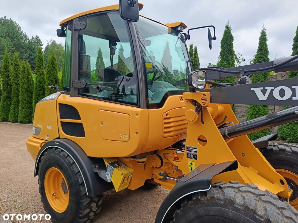 Volvo L25F - 13