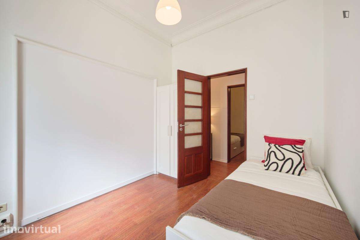 Quarto - localizado em Estrela Lisbon - Grande imagem: 5/40