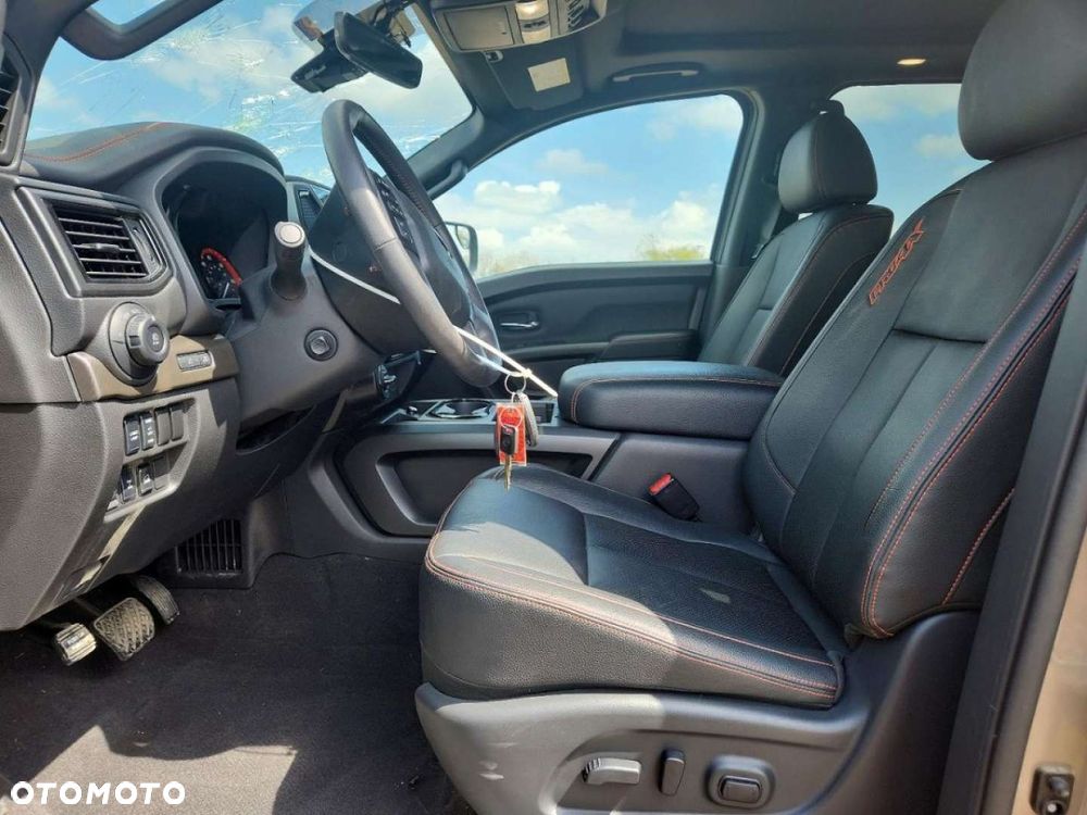Nissan Titan - 8