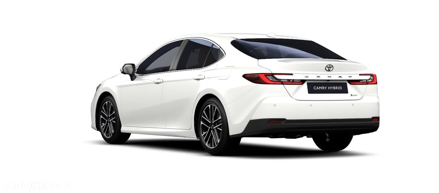 Toyota Camry - 5