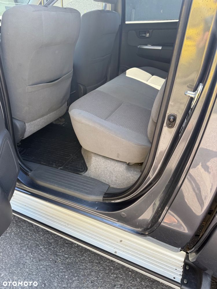 Toyota Hilux 3.0 D-4D SR5 - 24
