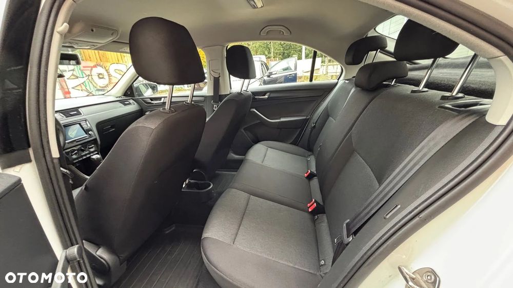 Skoda RAPID 1.0 TSI Active - 13