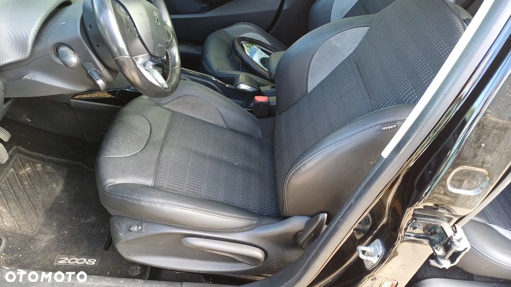 Peugeot 2008 PureTech 110 Stop&Start Allure - 16