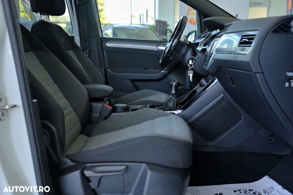 Volkswagen Touran - 15