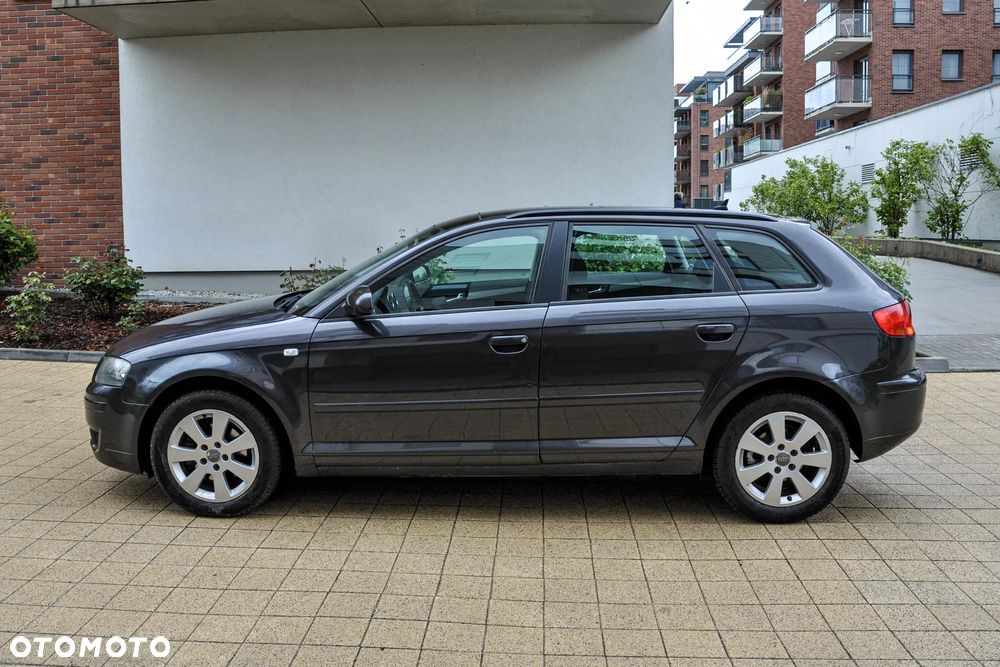 Audi A3 Sportback - 2