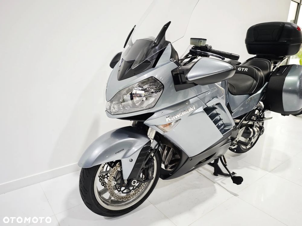 Kawasaki GTR - 14