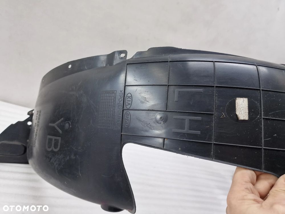 KIA RIO IV / V 16- LEWE NADKOLE TYLNE TYLNIE TYŁ , NR 86821-H8000 ,  NR AUKCJI N385 - 5