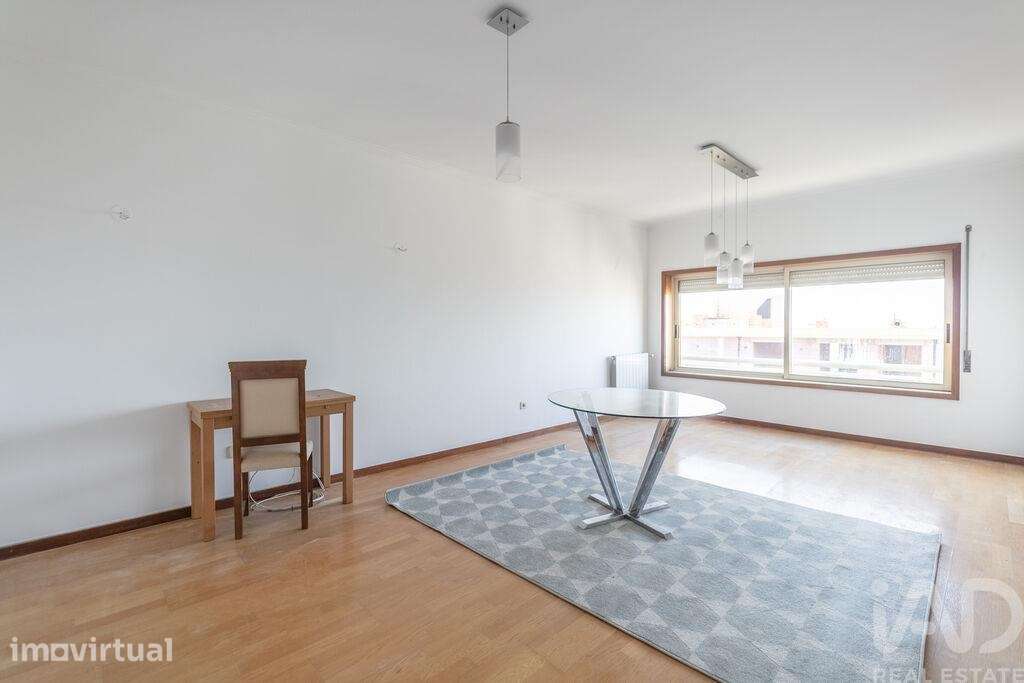 Apartamento T2 em Vilar de Andorinho de 105 m2 - Grande imagem: 2/28