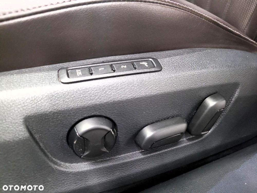 Skoda Superb 2.0 TDI 4x4 L&K DSG - 25