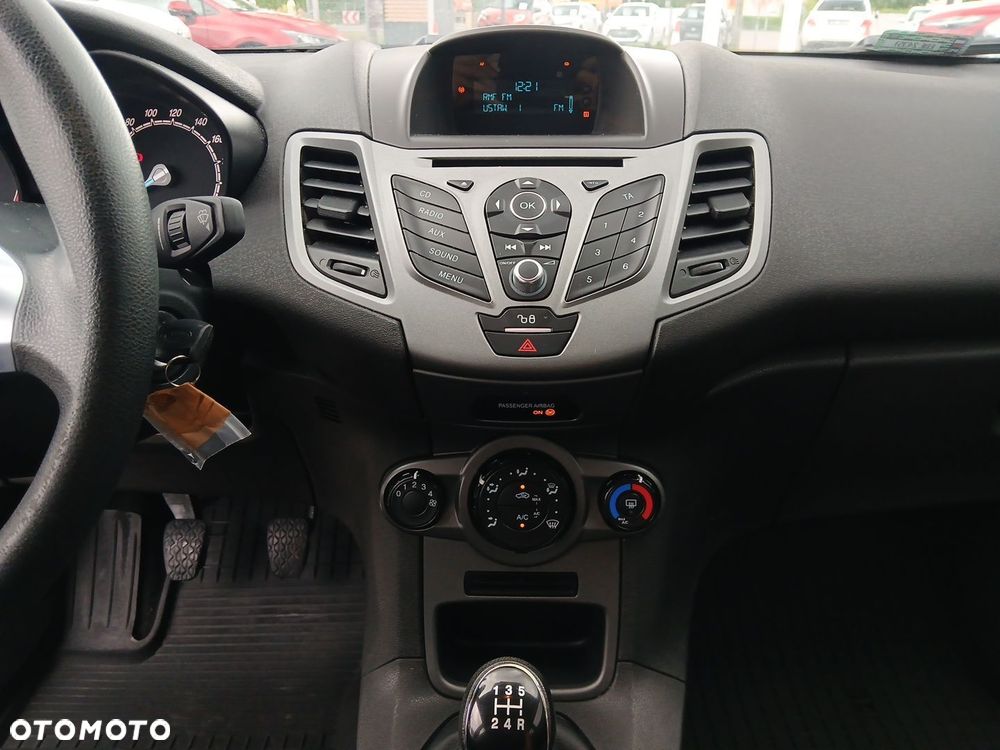 Ford Fiesta 1.25 Ambiente - 28