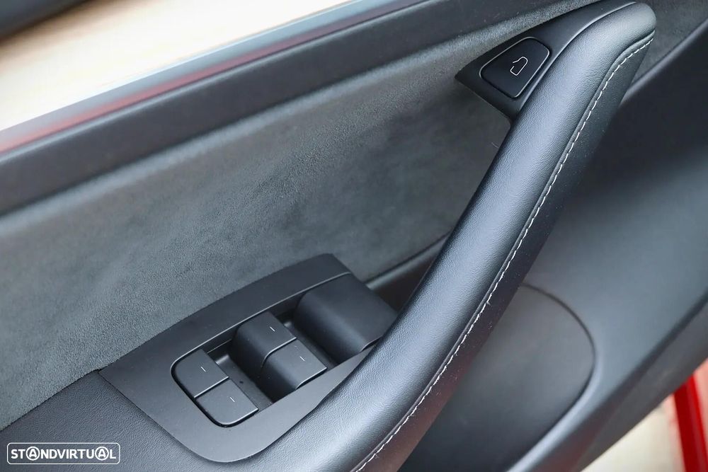 Tesla Model 3 Long-Range Dual Motor AWD - 18