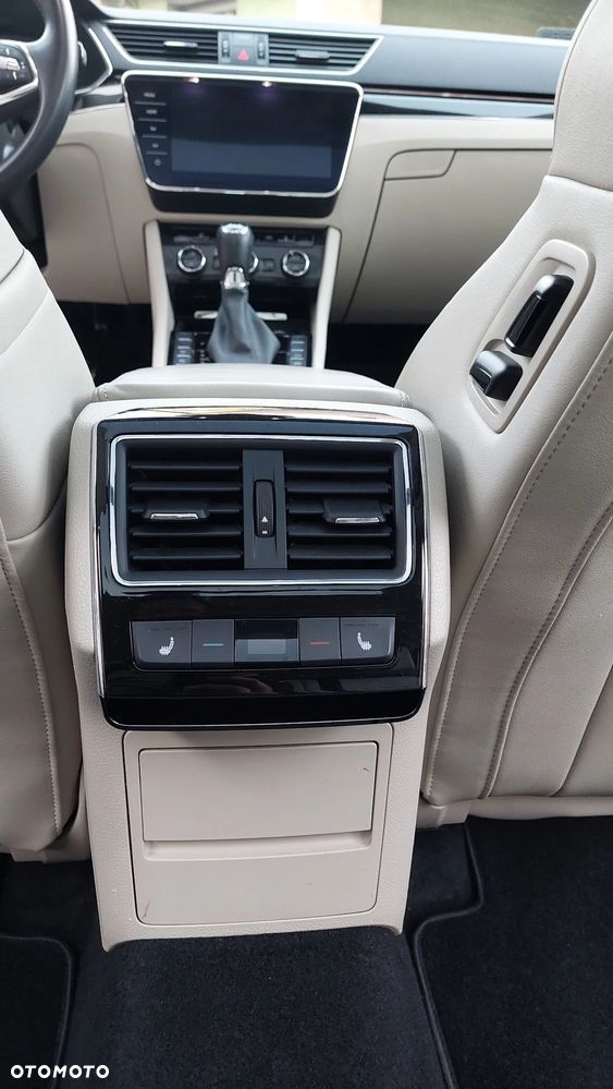Skoda Superb 2.0 TSI 4x4 L&K DSG - 12