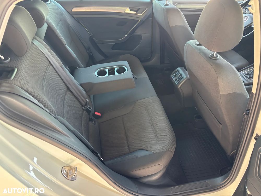 Volkswagen Golf 1.0 TSI DSG Comfortline - 37
