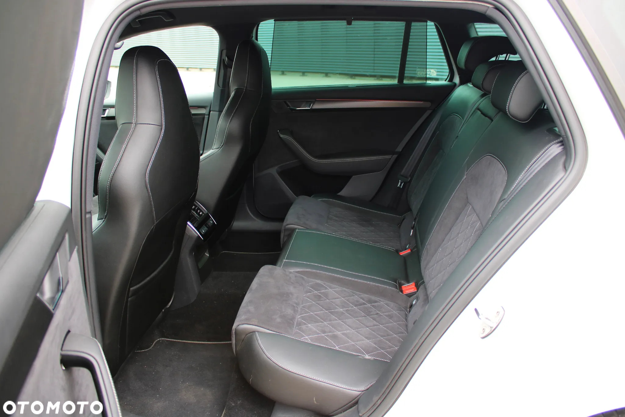 Skoda Superb 2.0 TDI SCR Style DSG - 16