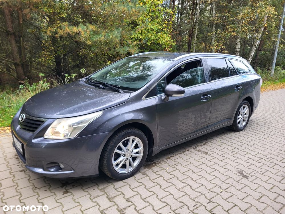 Toyota Avensis 2.0 D-4D Sol - 2