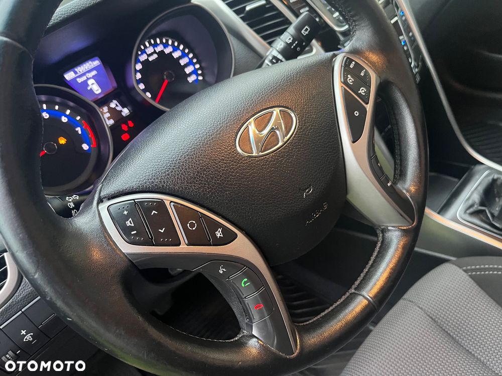 Hyundai i30 i30cw 1.4 Trend - 13
