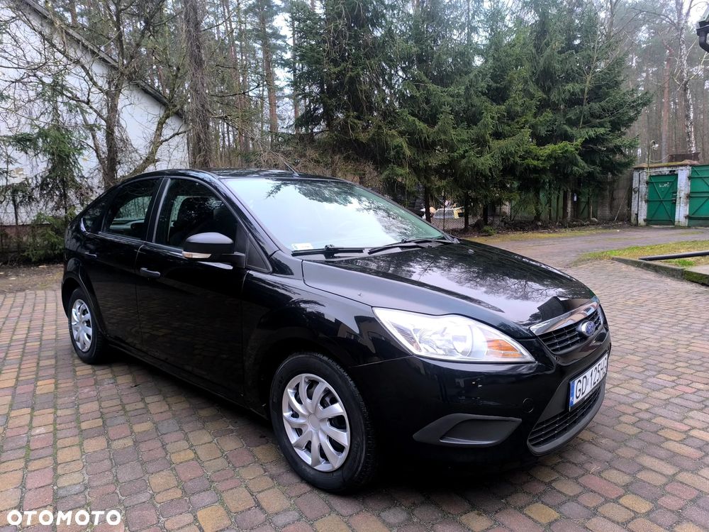 Ford Focus 1.6 Trend + - 5