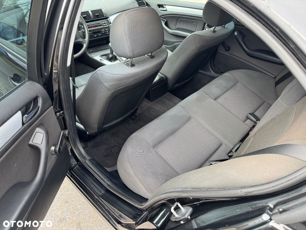 BMW Seria 3 318i - 11