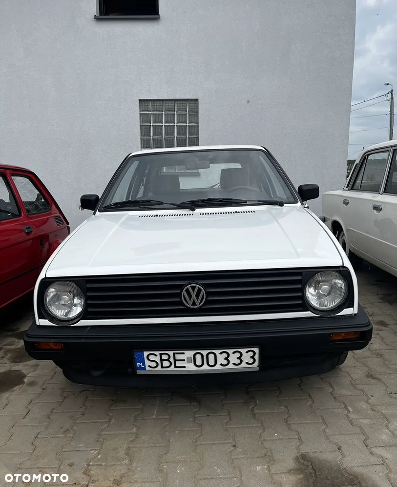 Volkswagen Golf - 1