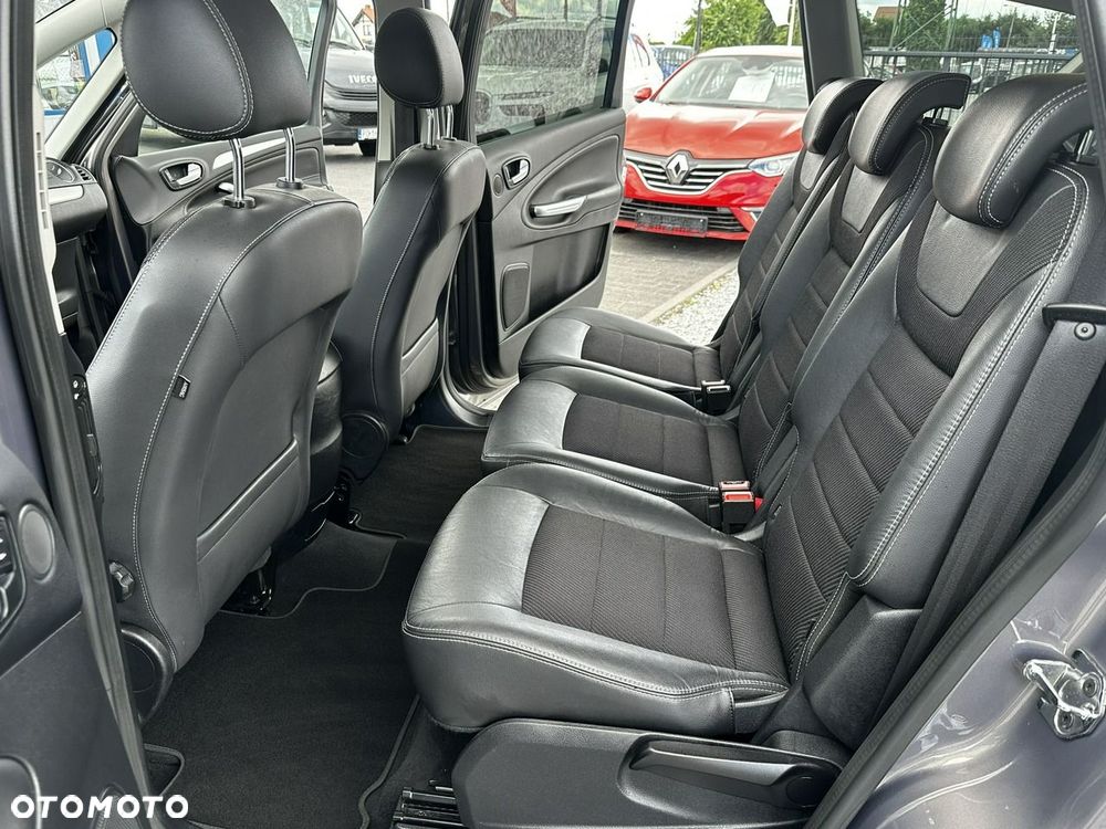 Ford S-Max - 9