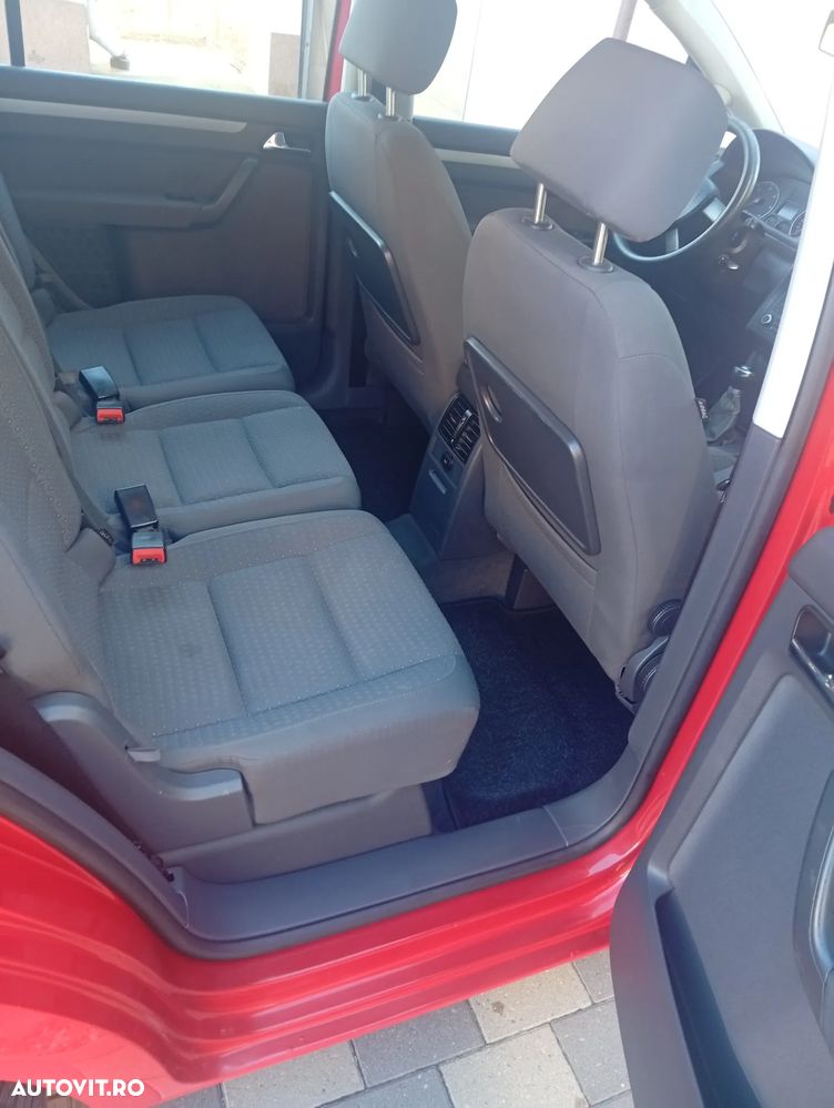 Volkswagen Touran - 6