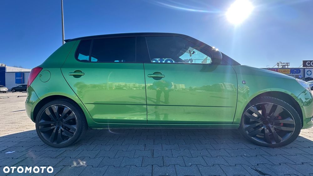 Skoda Fabia 1.4 TSI DSG RS - 23