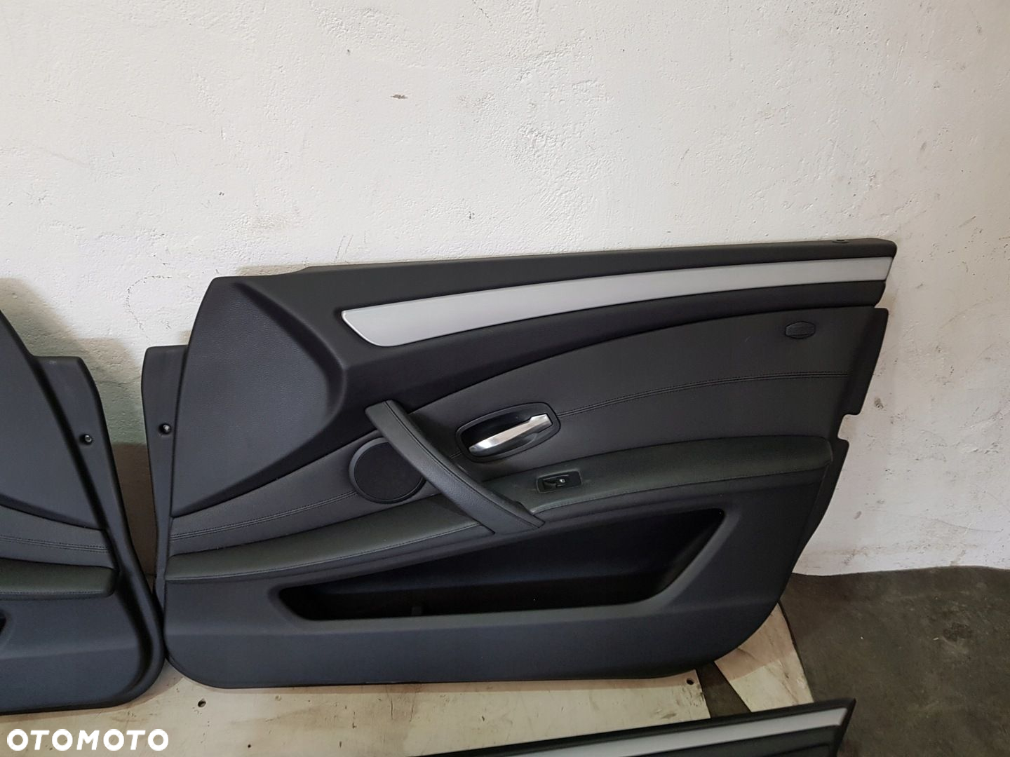 BOCZKI TAPICERKA DRZWI SKÓRA BMW E61 LCI EUR KOMPLET - 4