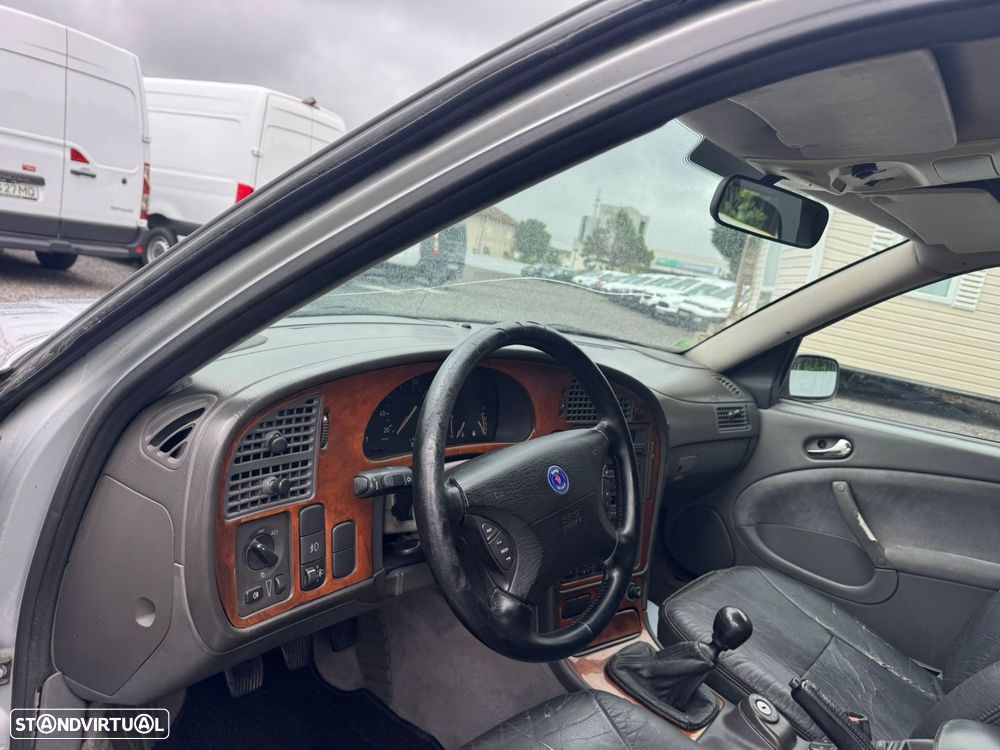 Saab 9-5 SportWagon - 12