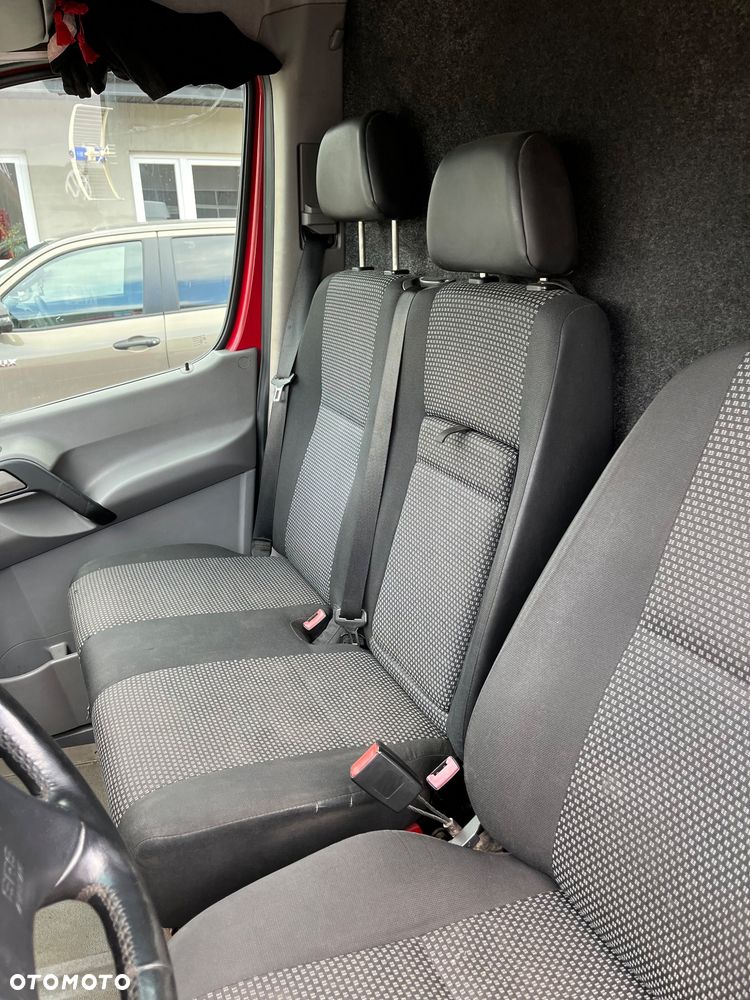 Mercedes-Benz Sprinter 916 - 11