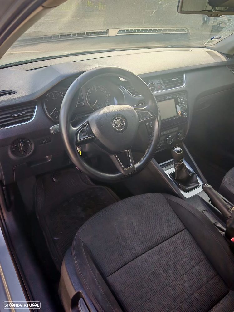 Skoda Octavia Break 1.6 TDi Ambiente - 12
