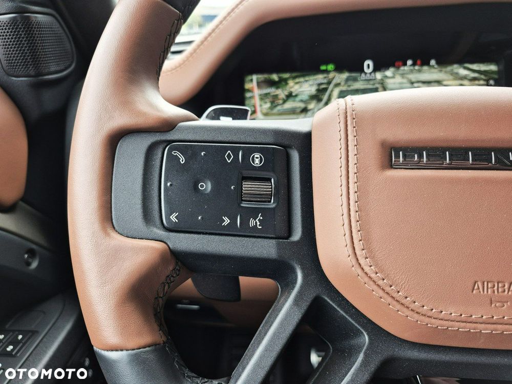 Land Rover Defender - 31
