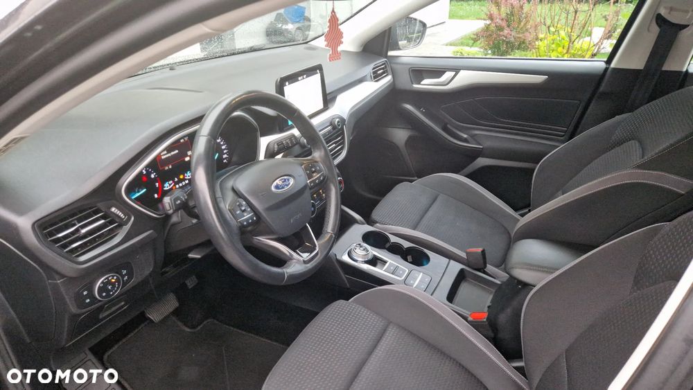 Ford Focus 1.0 EcoBoost Titanium - 26