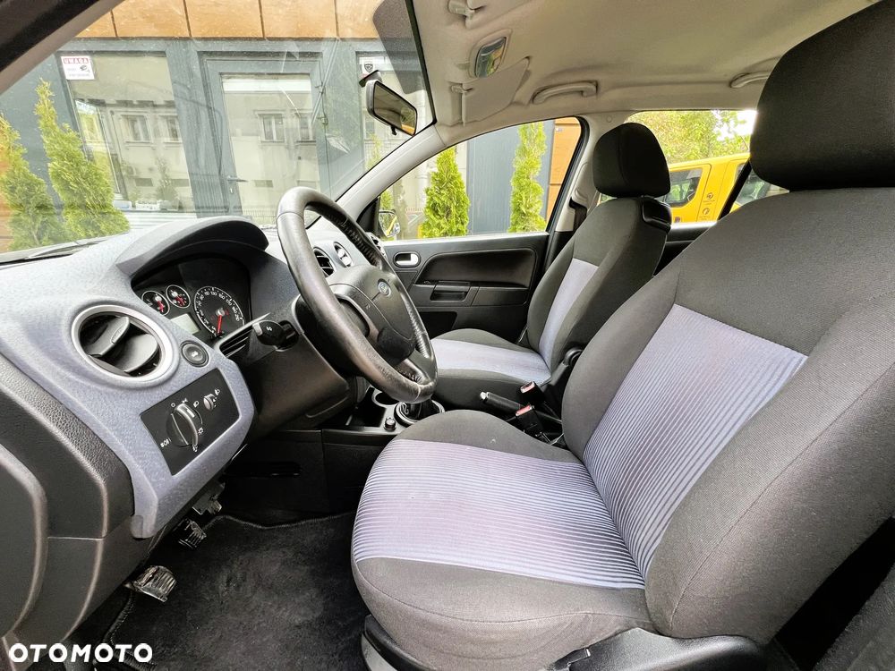 Ford Fusion - 10
