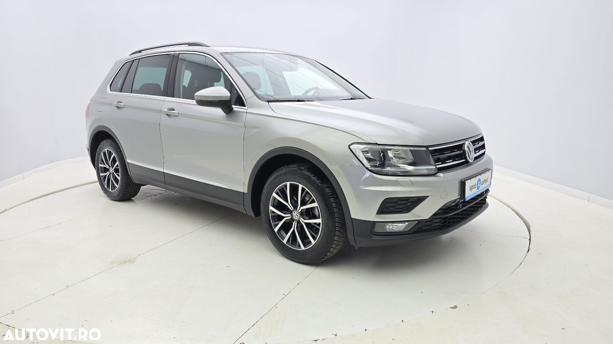 Volkswagen Tiguan - 4