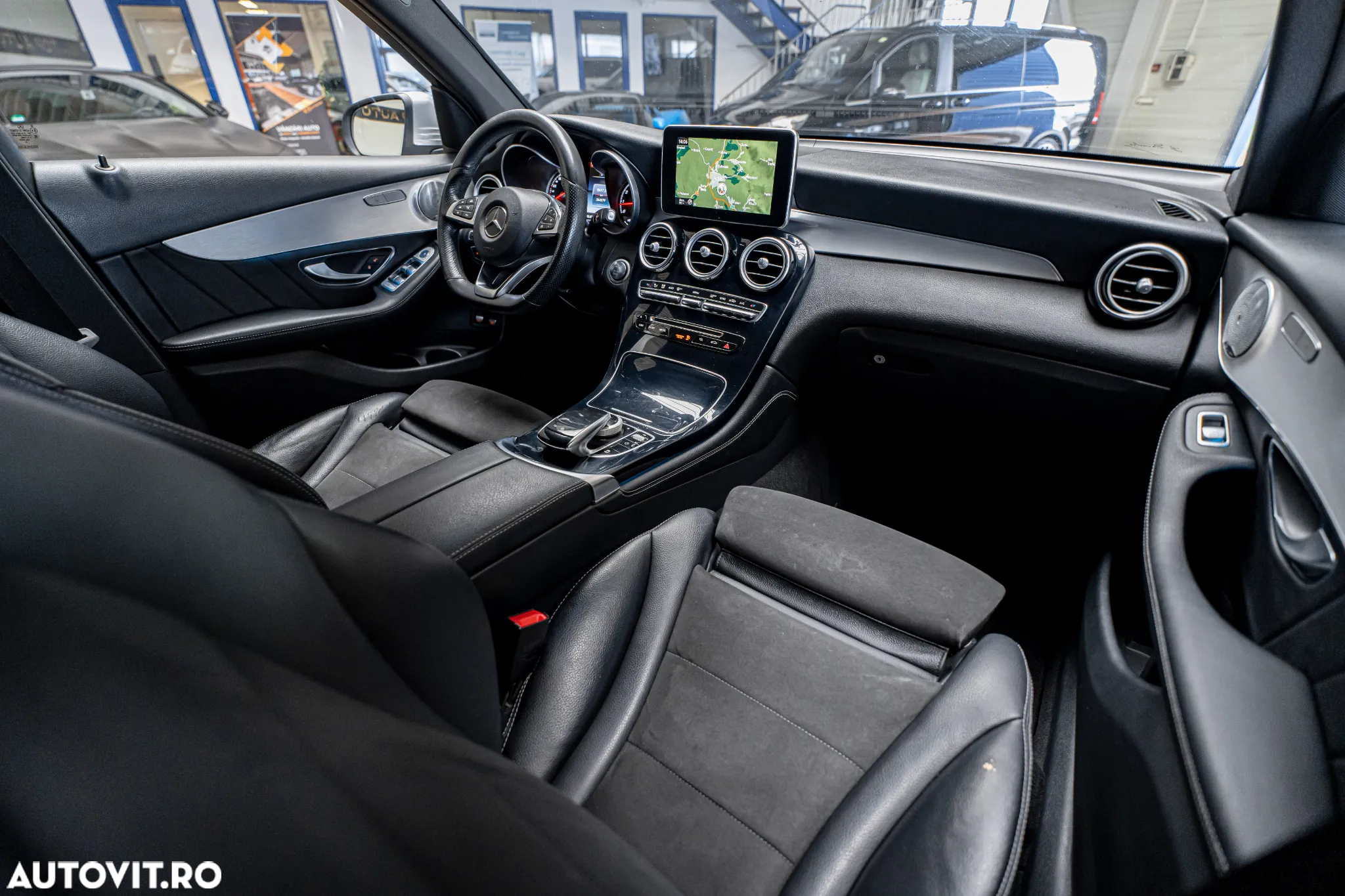 Mercedes-Benz GLC 250 4Matic 9G-TRONIC AMG Line - 19