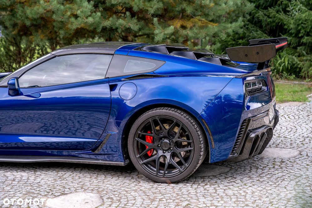 Chevrolet Corvette - 10