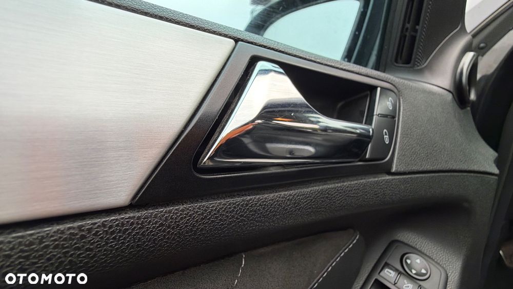 Mercedes-Benz ML - 14