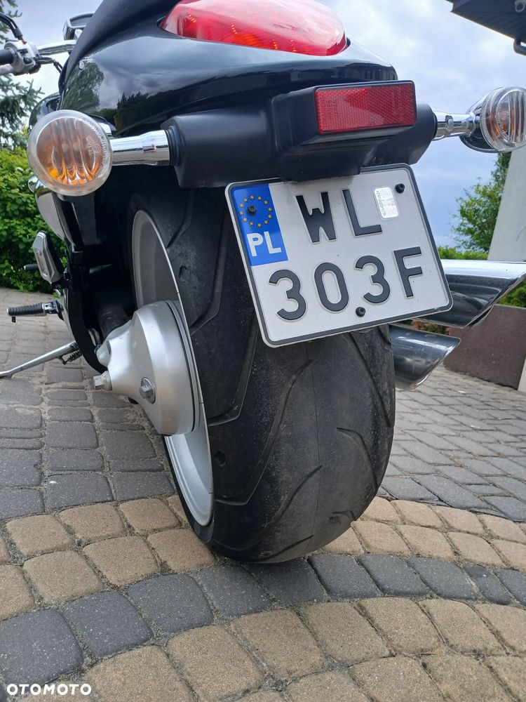 Suzuki Intruder - 3