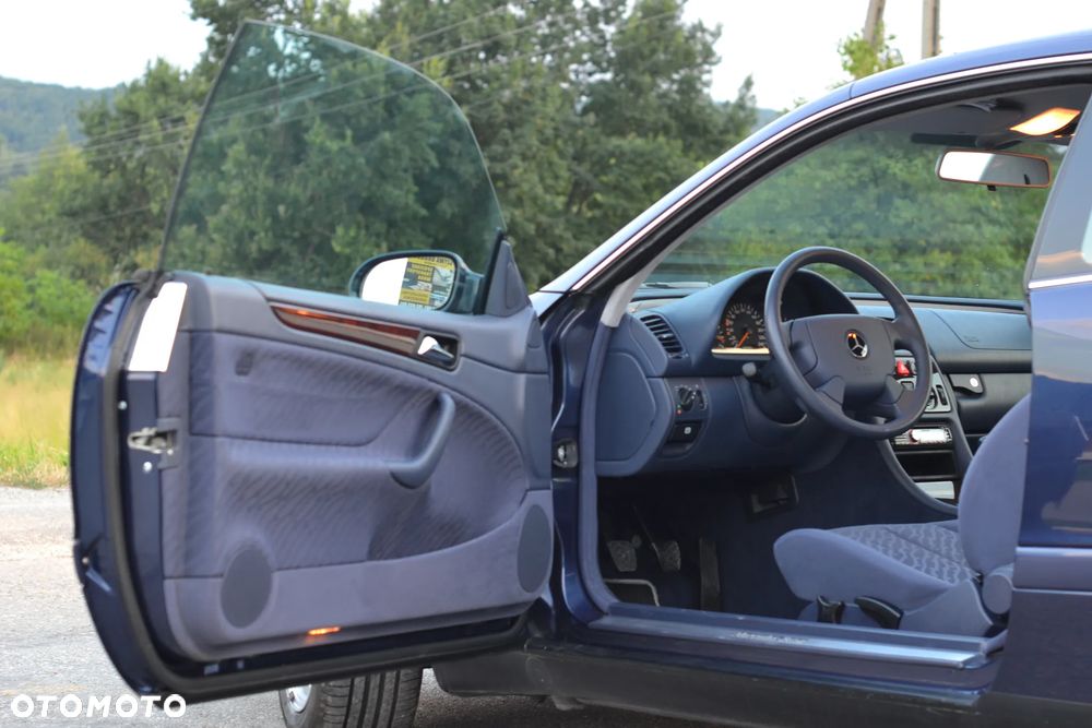 Mercedes-Benz CLK - 11