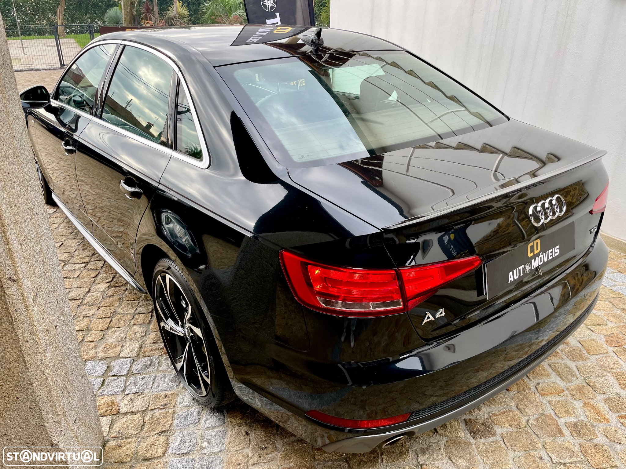 Audi A4 2.0 TDI Business Line S-line - 24