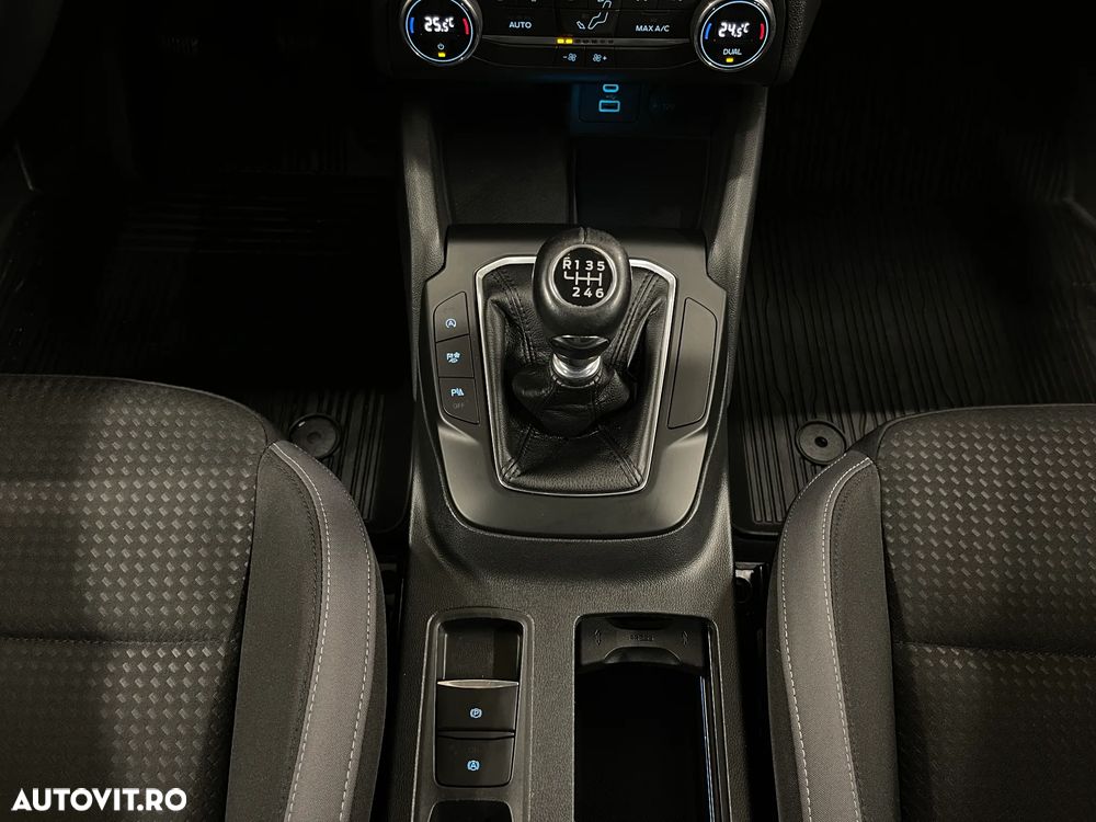 Ford Focus 1.5 EcoBlue Connected - 24