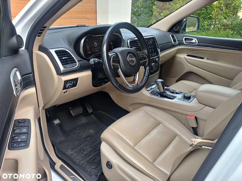 Jeep Grand Cherokee - 10