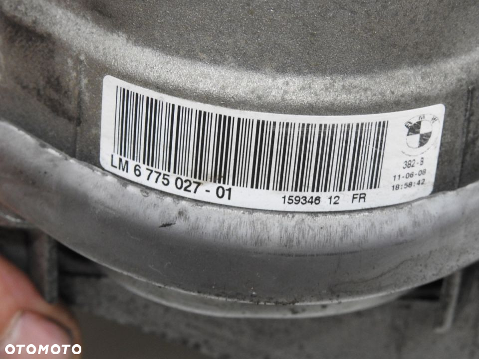 ŁAPA PODUSZKA SILNIKA LEWA BMW E61 2.5i 6776669 - 8