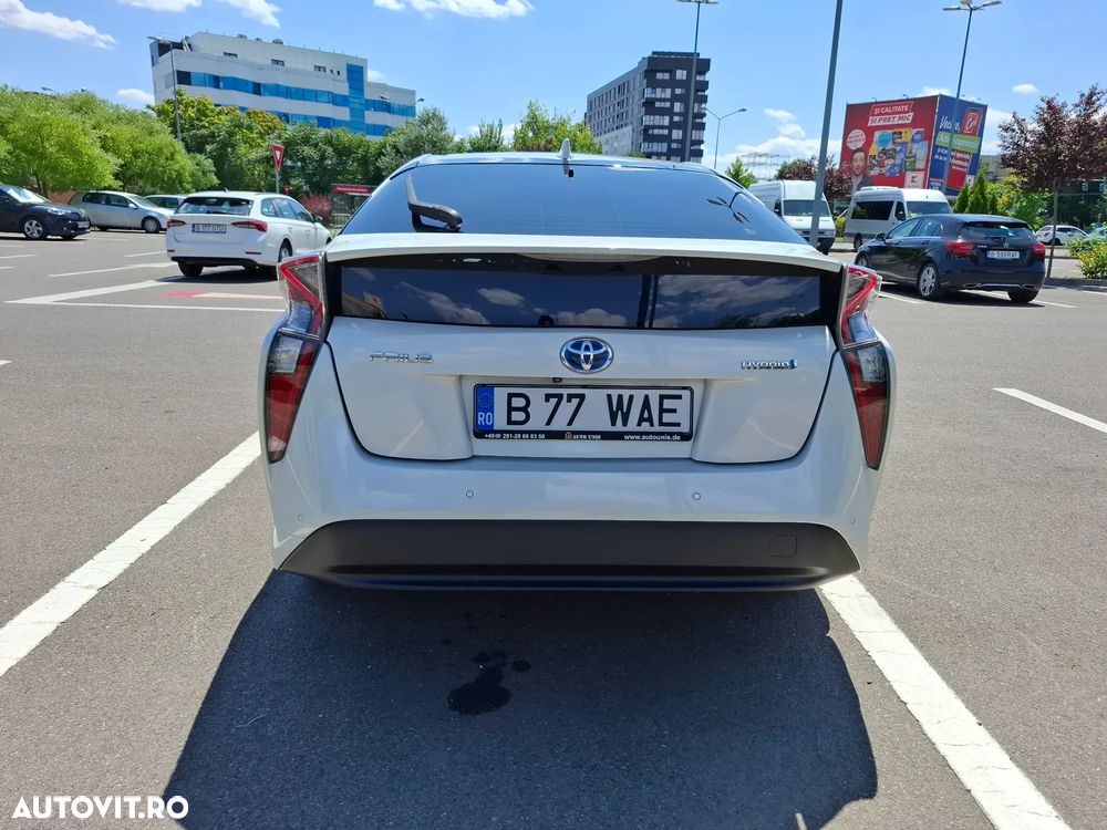 Toyota Prius - 4